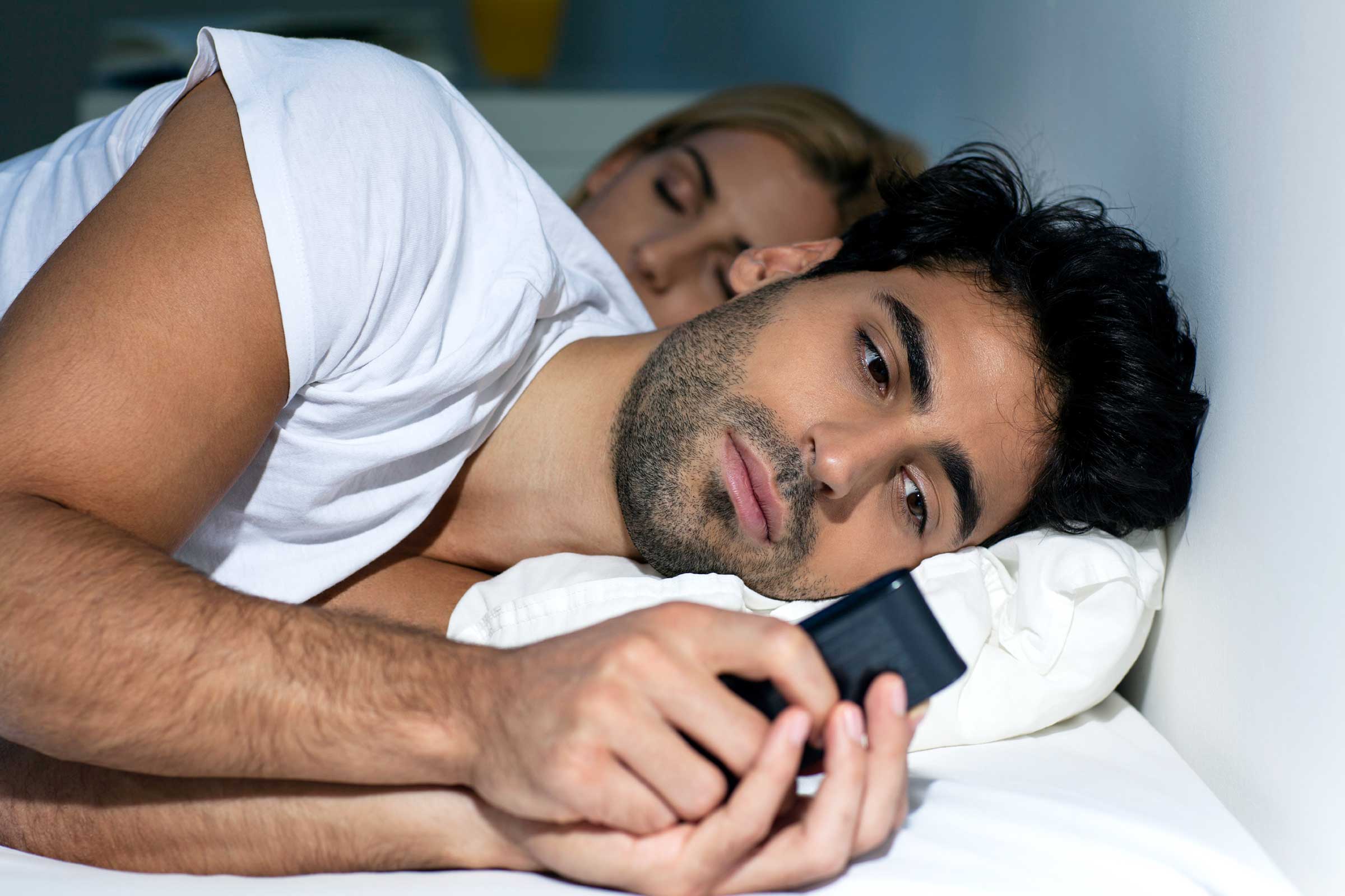 Five quick signs if your partner is cheating on photo